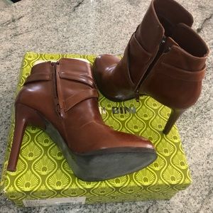 Gianni Bini Keeley Shu Brown Heeled Bootie